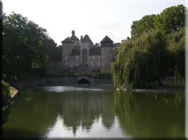 castle on outskirts of Buxy